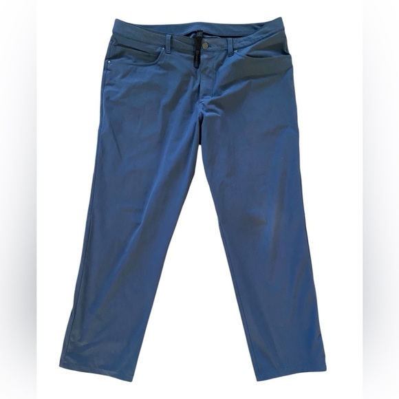 Lululemon🍋 ABC Classic Fit5 pockets pants Warpstreme size 38 in blue30 inseam